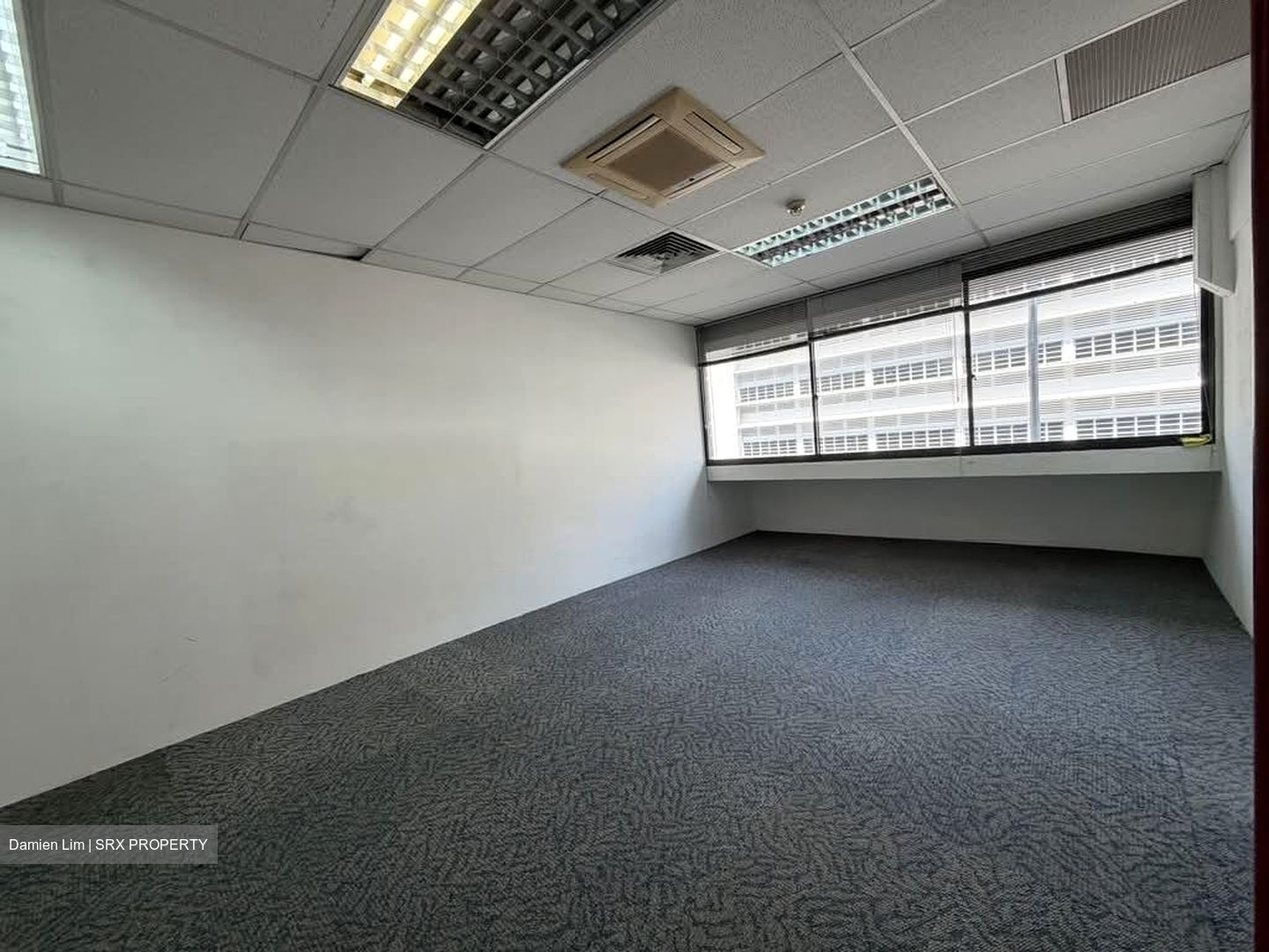 Chiat Hong Building (D7), Office #584860651